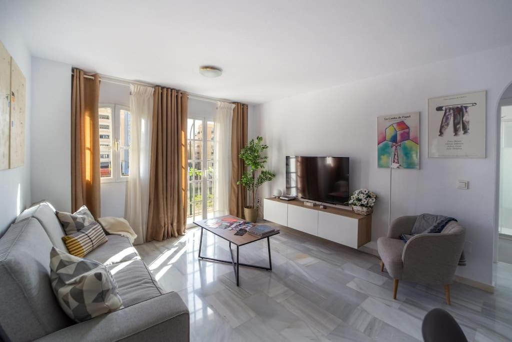 Central And Beautiful Apartment - Free Parking Málaga Exterior foto